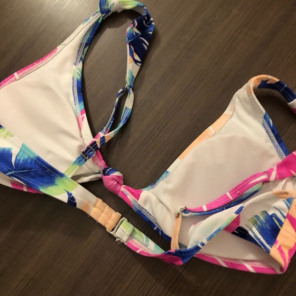 Floral swim bikini top. Brand new!! - Picture 8 of 9